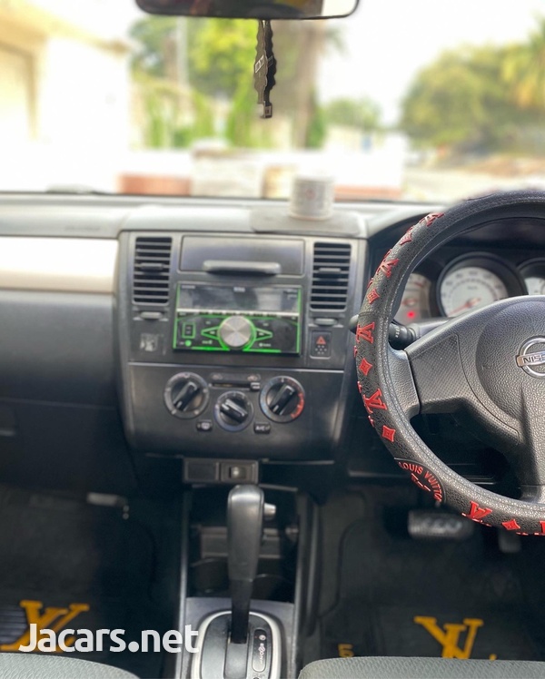 Nissan Tiida 1,4L 2011-8