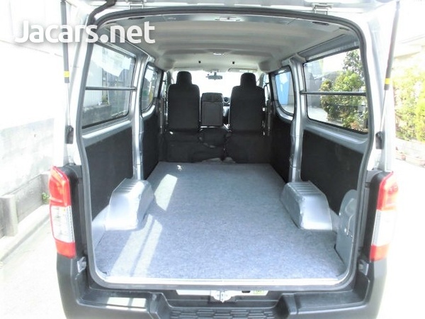 2017 NISSAN CARAVAN NV350 WINDOW VAN-7