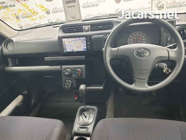 Toyota Probox 1,5L 2016-3