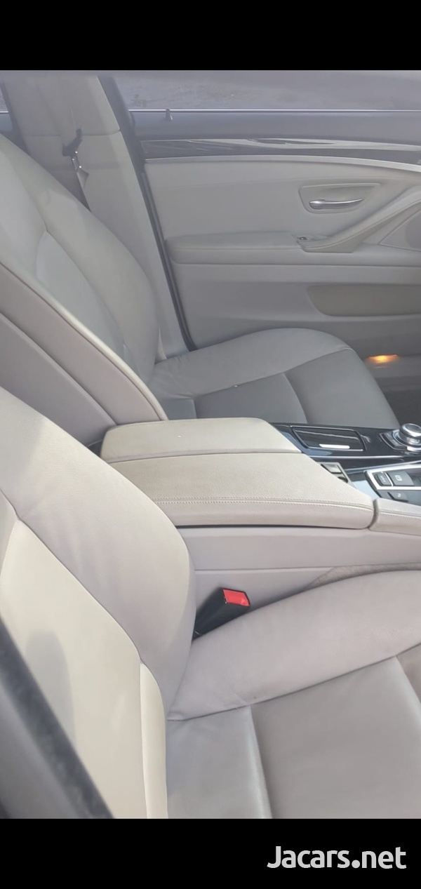 BMW 5-Series 1,9L 2012-6