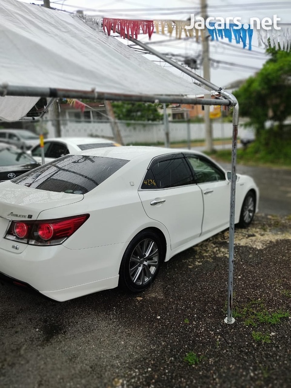 Toyota Crown 2,5L 2016-4