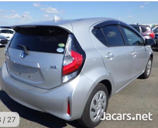 Toyota Aqua 1,5L 2017-3