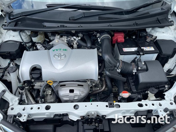 Toyota Axio 1,5L 2017-8