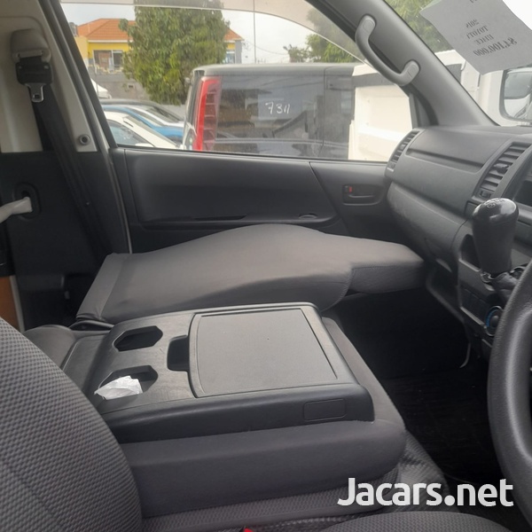 Toyota Hiace 2,0L 2018-9