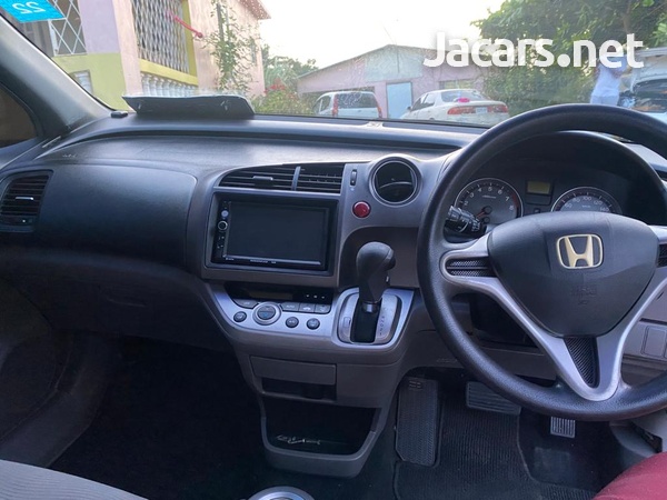 Honda Stream 1,8L 2011-7