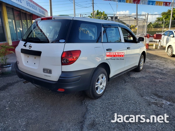 Nissan AD Wagon 1,5L 2017-10