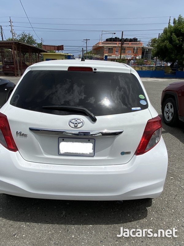 Toyota Vitz 1,5L 2013-3