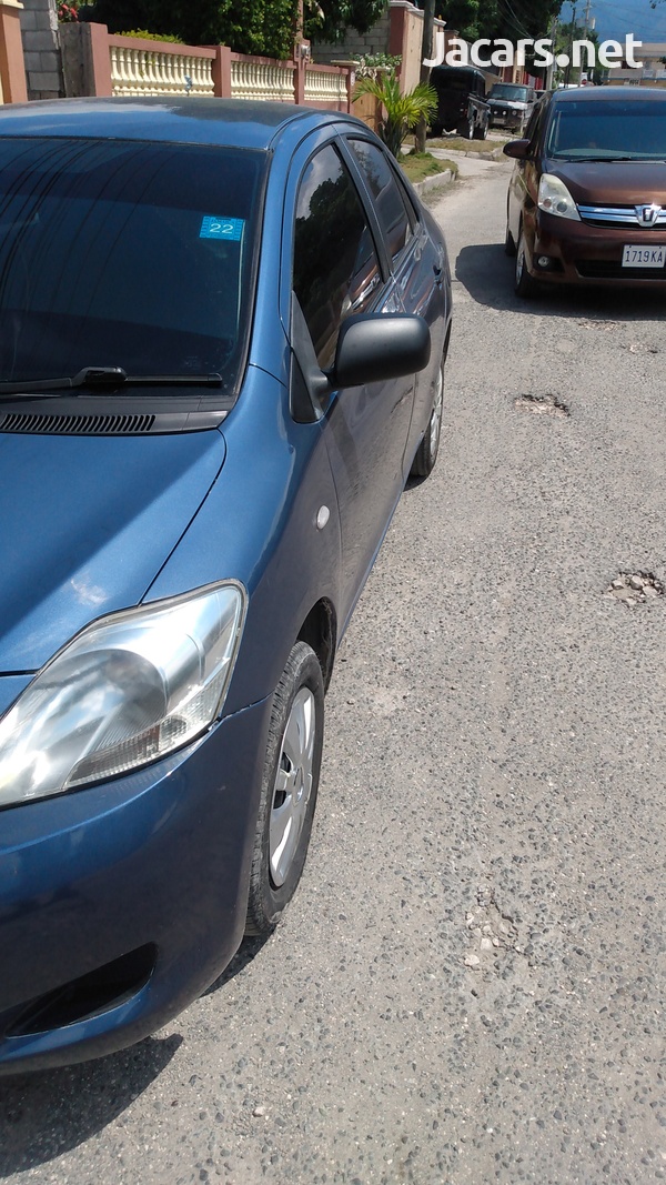 Toyota Yaris 1,5L 2012-1