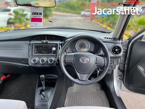 Toyota Axio 1,5L 2017-9