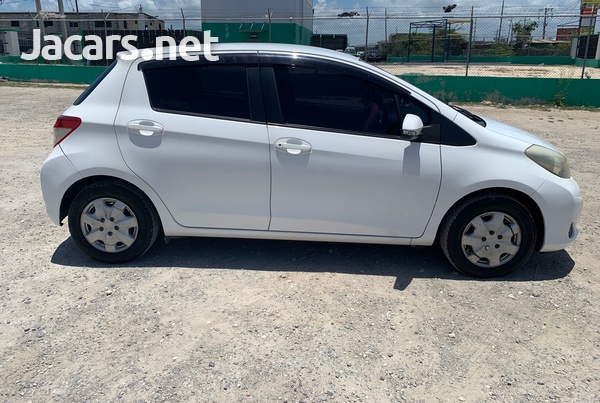 Toyota Vitz 1,3L 2013-4