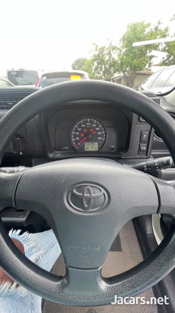 Toyota Succeed 1,5L 2016-1