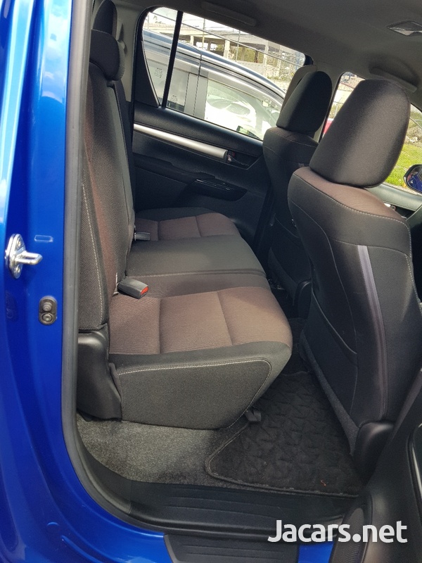Toyota Hilux 2,4L 2018-7