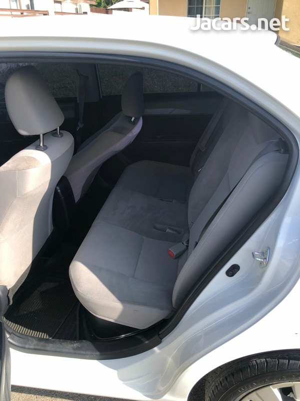 Toyota Axio 1,5L 2014-6
