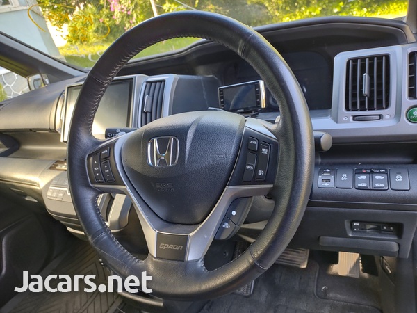 Honda Stepwgn Spada 2,0L 2014-11