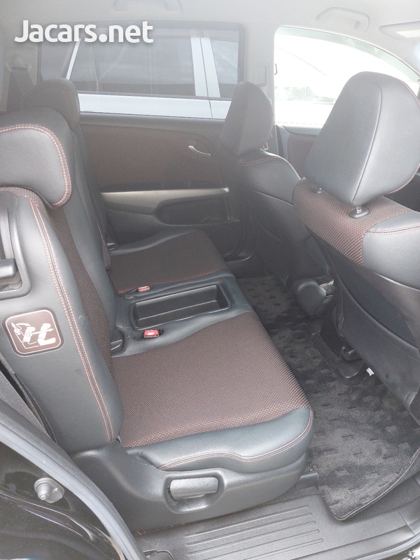 Honda Stream 2,0L 2013-8