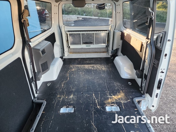 Nissan Caravan 2,0L 2017-7