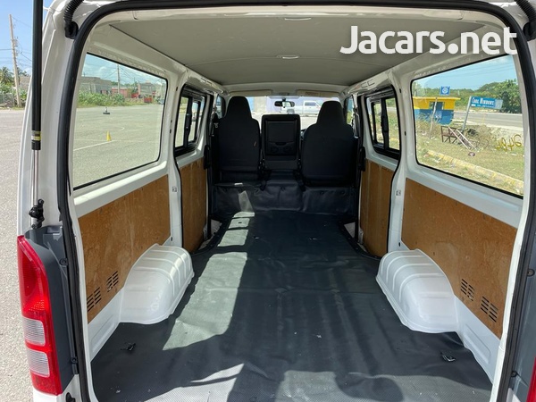 2014 Toyota Hiace-9