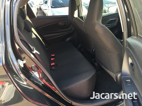 Toyota Vitz 1,0L 2019-4