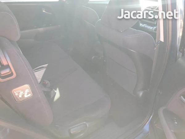 Honda Stream 1,5L 2008-7