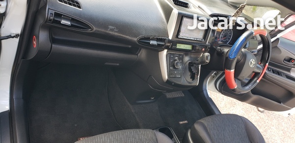 Toyota Wish 1,8L 2012-12