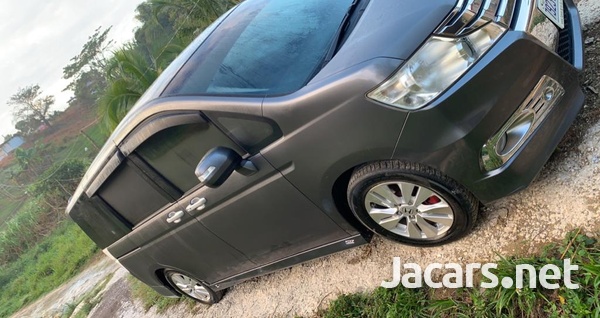 Honda Stepwgn 2,0L 2011-6