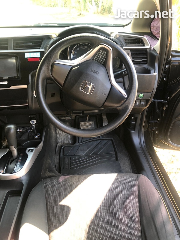 Honda Fit 1,3L 2015-9