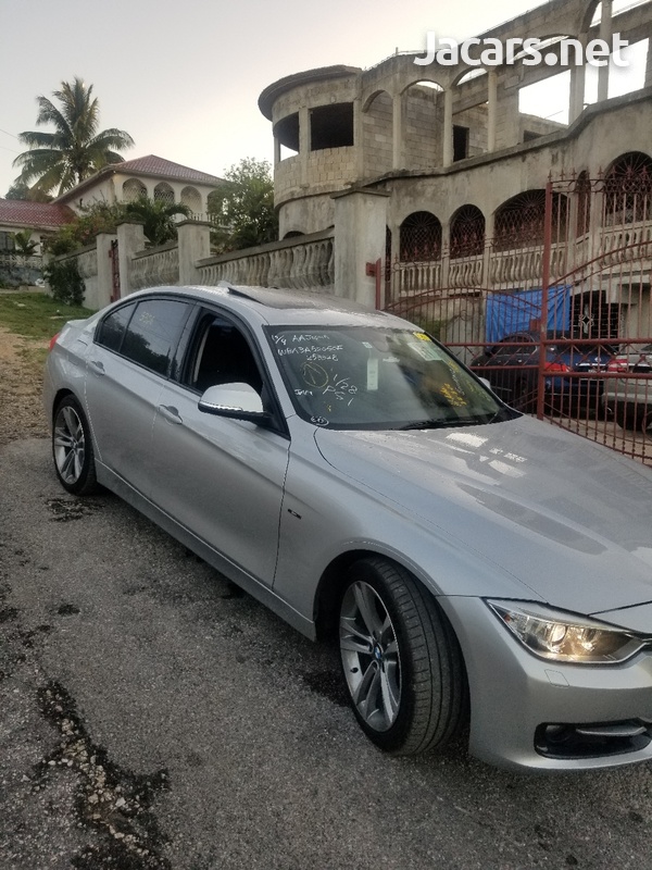 BMW 3-Series 2,1L 2012-3