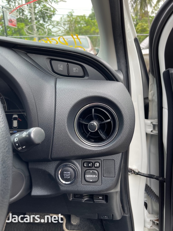 Toyota Vitz 1,3L 2016-7