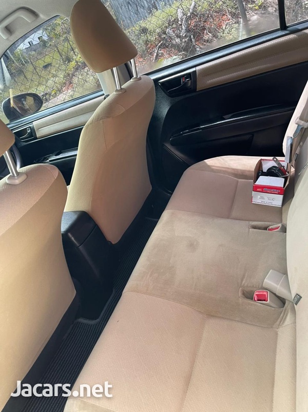 Toyota Axio 1,5L 2013-7