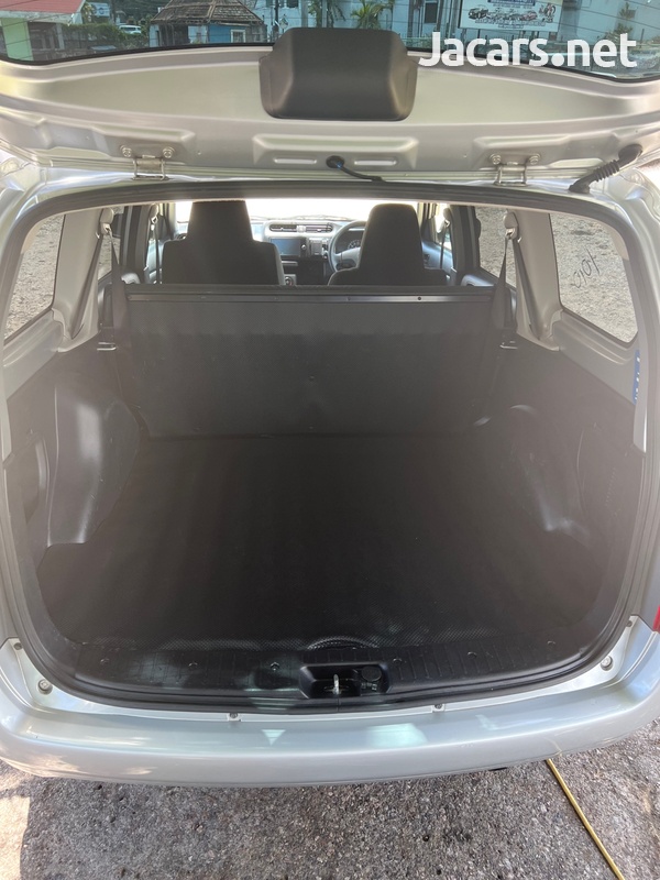 Toyota Succeed 1,5L 2017-10