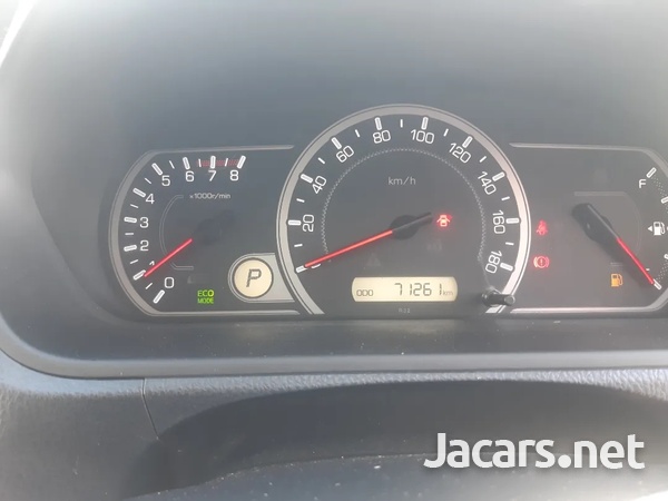 Toyota Voxy 2,0L 2014-9