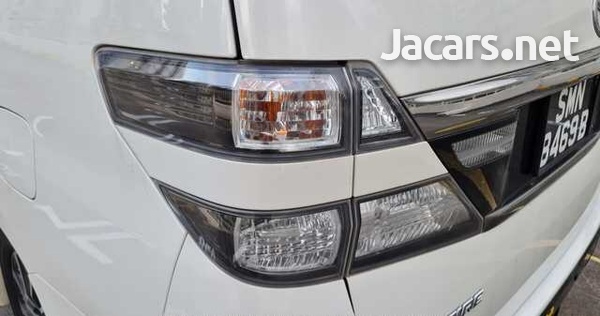 Toyota Vellfire 2,3L 2014-10