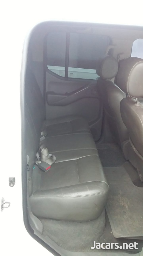Nissan Navara 3,0L 2010-4
