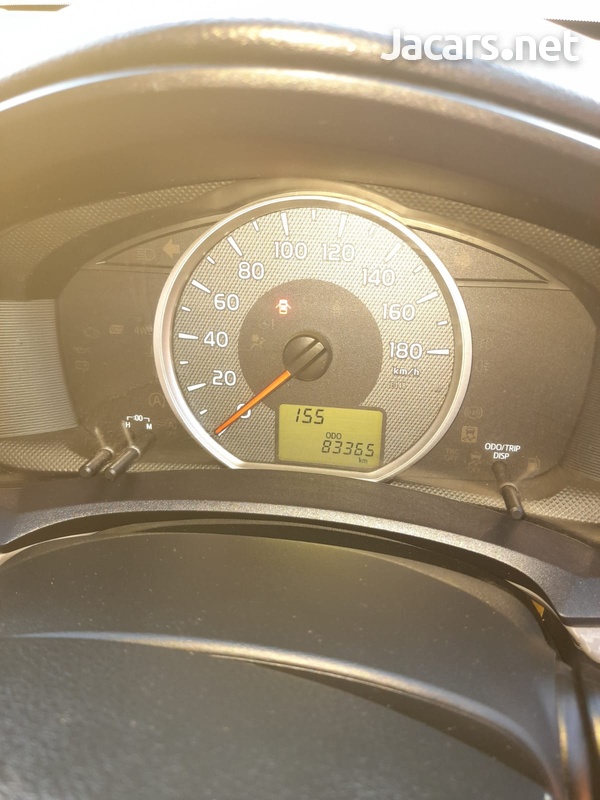 Toyota Axio 1,5L 2014-7