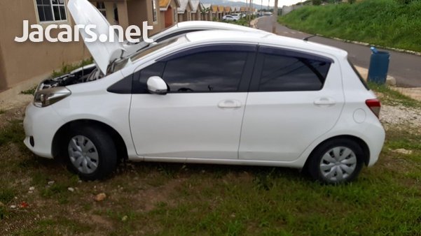 Toyota Vitz 1,3L 2014-4