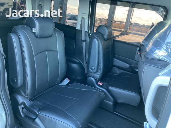 Honda Stepwgn Spada 2,0L 2014-12