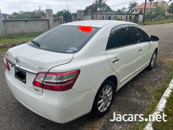 Toyota Premio 2,0L 2014-3
