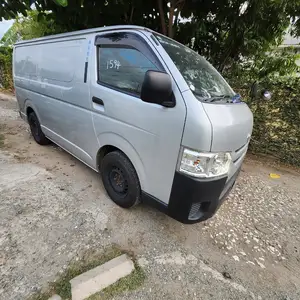 2015 Toyota Hiace, Kingston