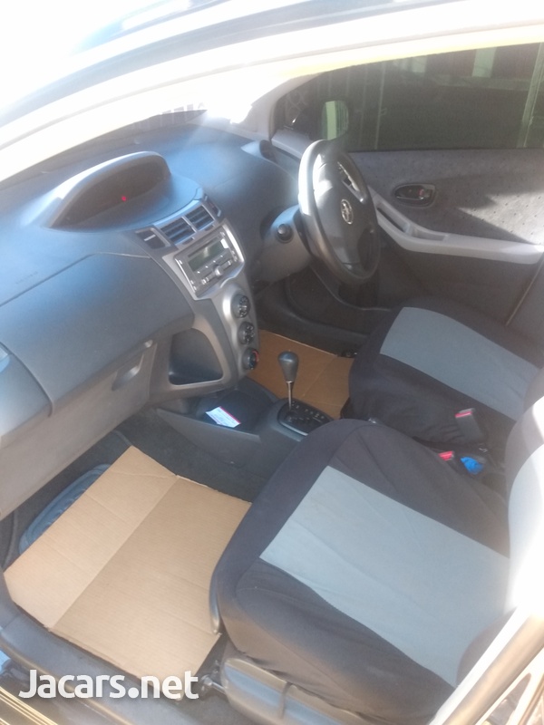 Toyota Vitz 1,0L 2009-1