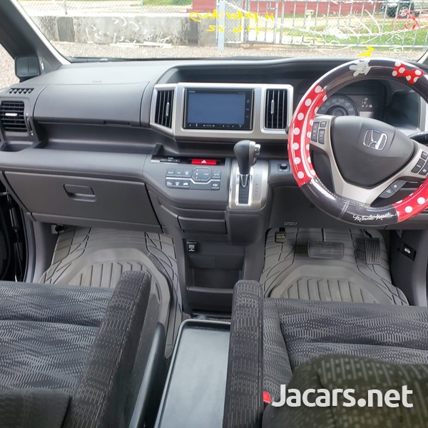 Honda Stepwgn 2,0L 2014-11