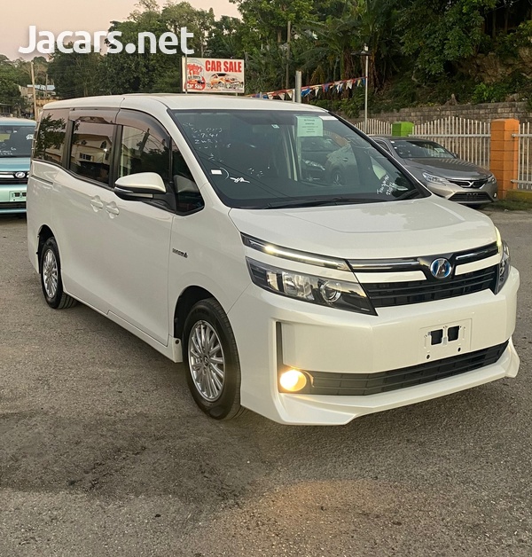 Toyota Voxy 2,0L 2014-2