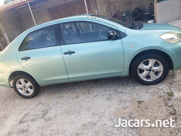 Toyota Yaris 1,5L 2011-4