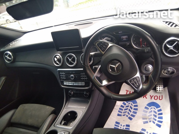 Mercedes-Benz GLA-Class 1,6L 2018-5