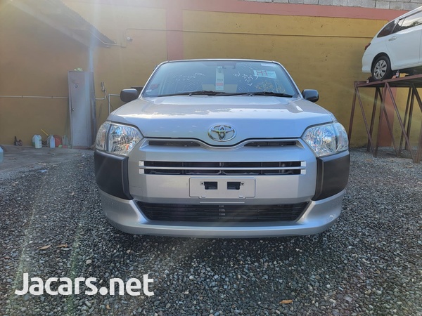 Toyota Probox 1,5L 2017-1