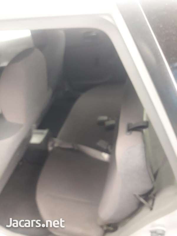 Nissan AD Wagon 1,5L 2015-8