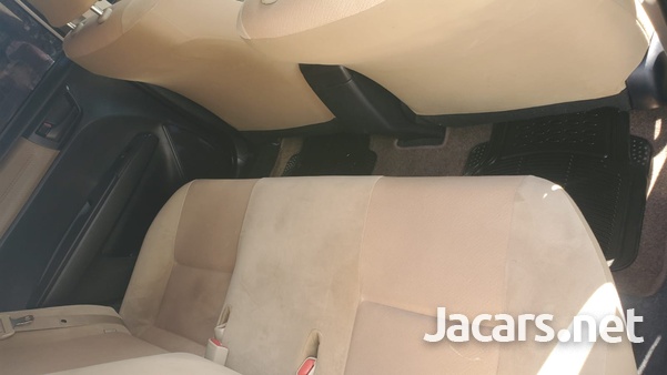 Toyota Axio 1,5L 2015-7