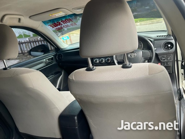 Toyota Axio 2,0L 2015-5