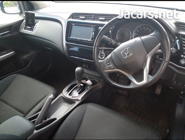Honda Grace 1,5L 2019-9