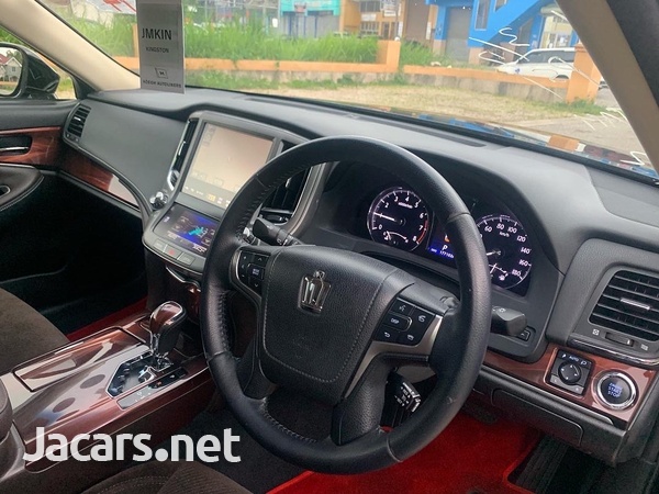 Toyota Crown 2,5L 2014-4