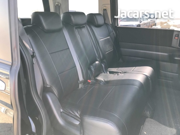 Honda Stepwgn Spada 2,0L 2013-7